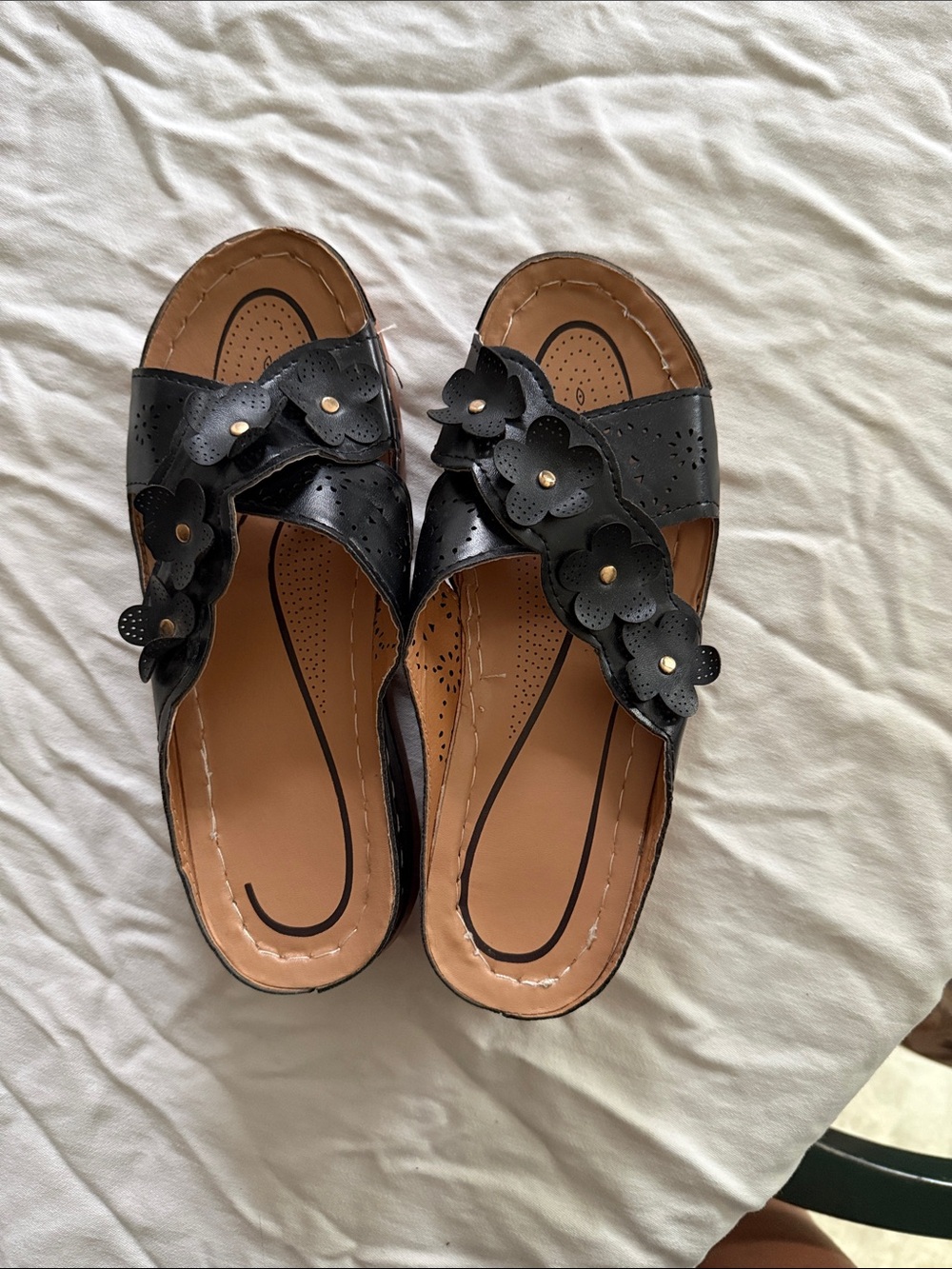 Women's Black Floral Slide Sandals
